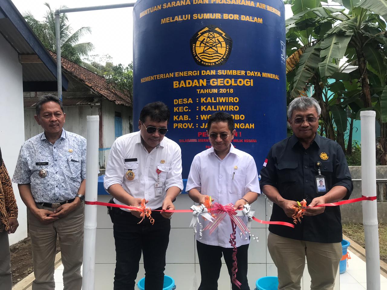 Sumur Bor Hadir, Warga Kaliwiro Tak Lagi Susah Air