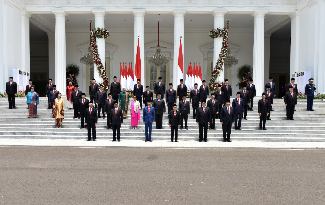 Dilantik Sebagai Menteri ESDM, Presiden Jokowi Tugaskan Arifin Tasrif Genjot EBT dan Kurangi Impor Migas