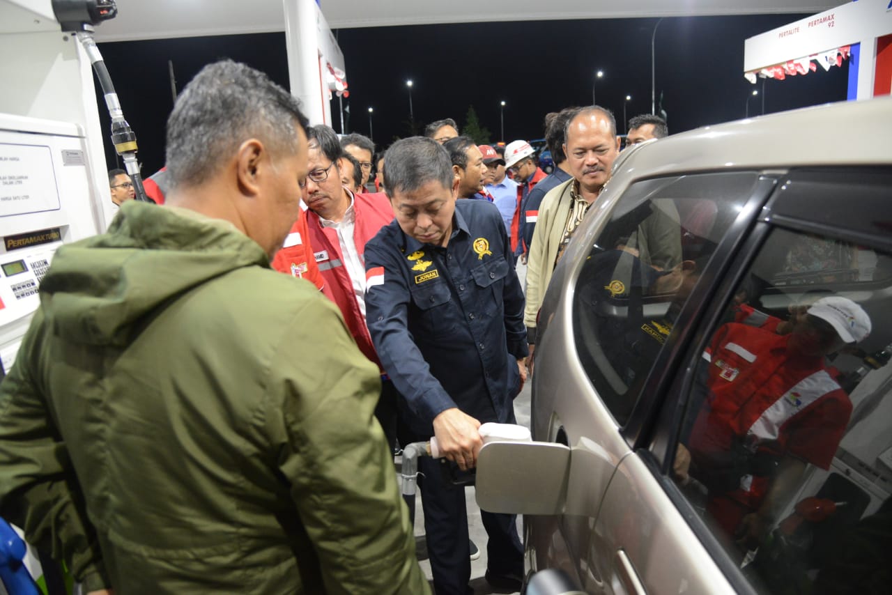 Tengah Malam, Menteri Jonan Cek SPBU di Jalur Arus Balik