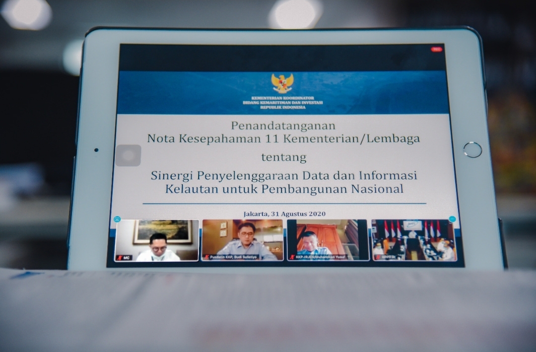 Tingkatkan Kerja Sama, Kementerian ESDM dan 11 Kementerian/Lembaga Kompak Tandatangani MoU tentang Sinergi Penyelenggaraan Data dan Informasi Kelautan untuk Pembangunan Nasional