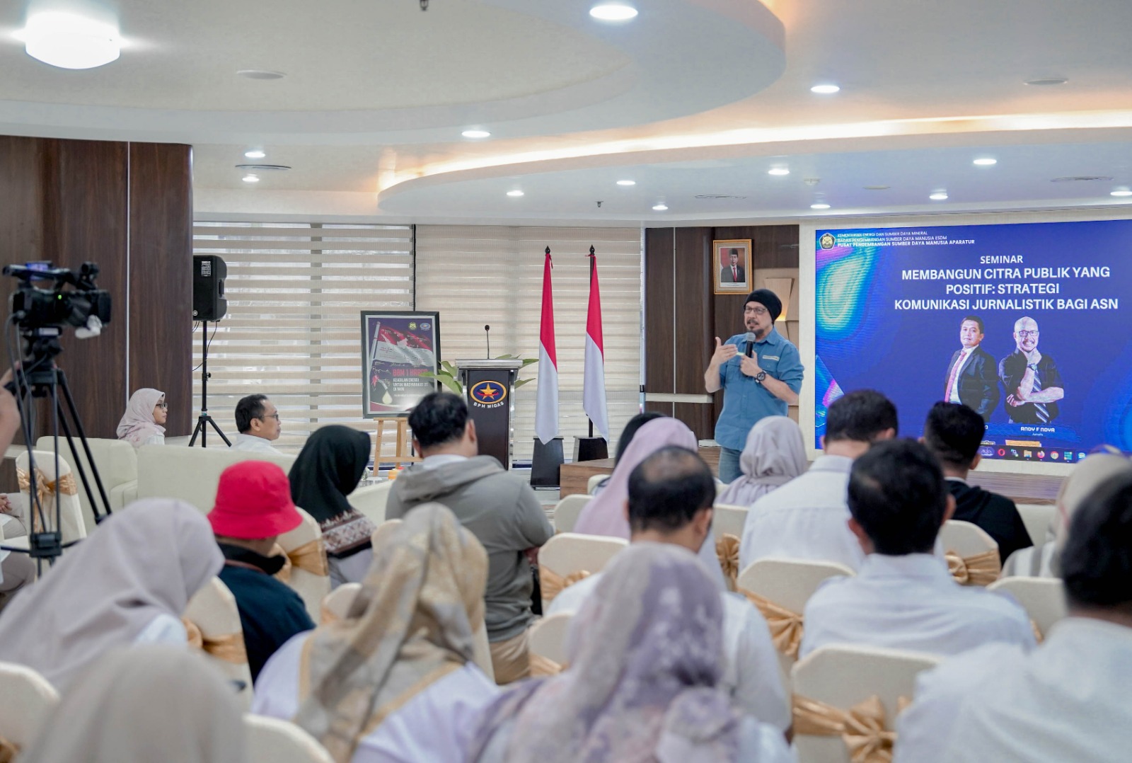 Tingkatkan Kompetensi Komunikasi Publik, Kementerian ESDM Gelar Seminar Bersama Andy F Noya