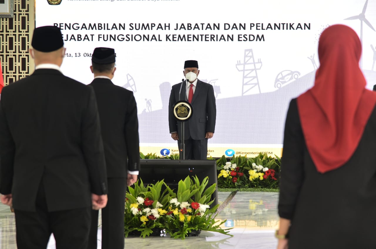 Tingkatkan Kualitas Birokrasi, Sekretaris Jenderal KESDM Lantik Pejabat Fungsional Hasil Penyesuaian Penyetaraan