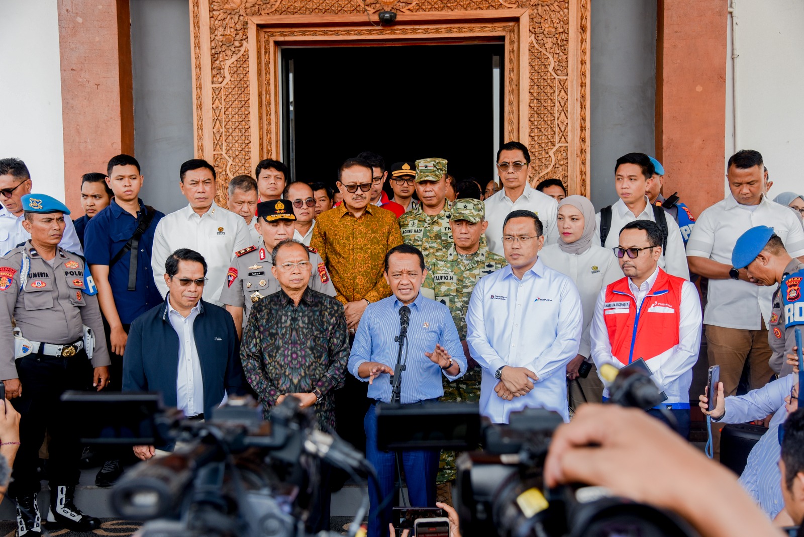 Tujuh Kapal Dikerahkan, Bahlil Perkuat Cadangan BBM Bali hingga 15 Hari