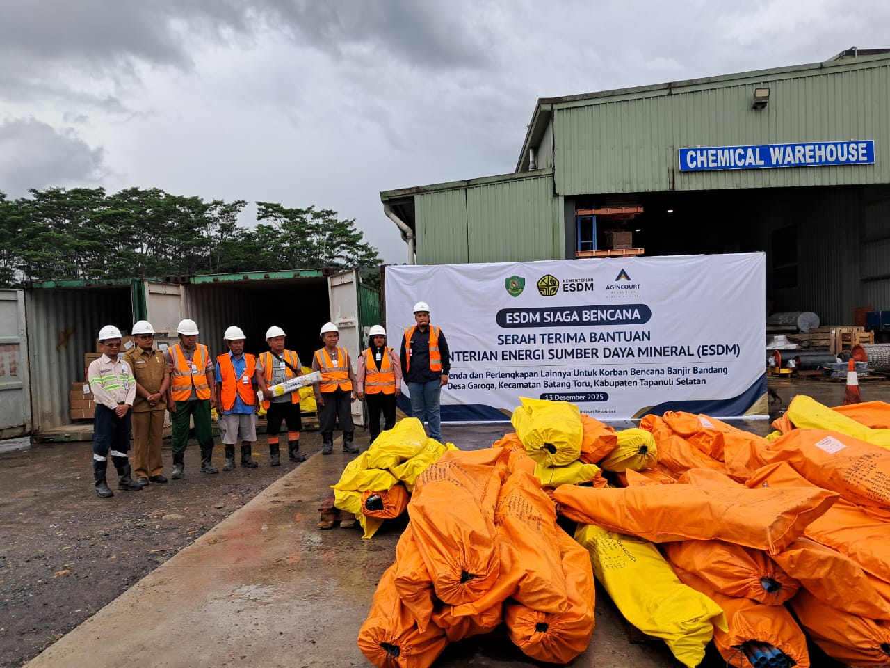 Warga Batangtoru Puji Inisiatif Menteri ESDM Kirim Bantuan Tenda