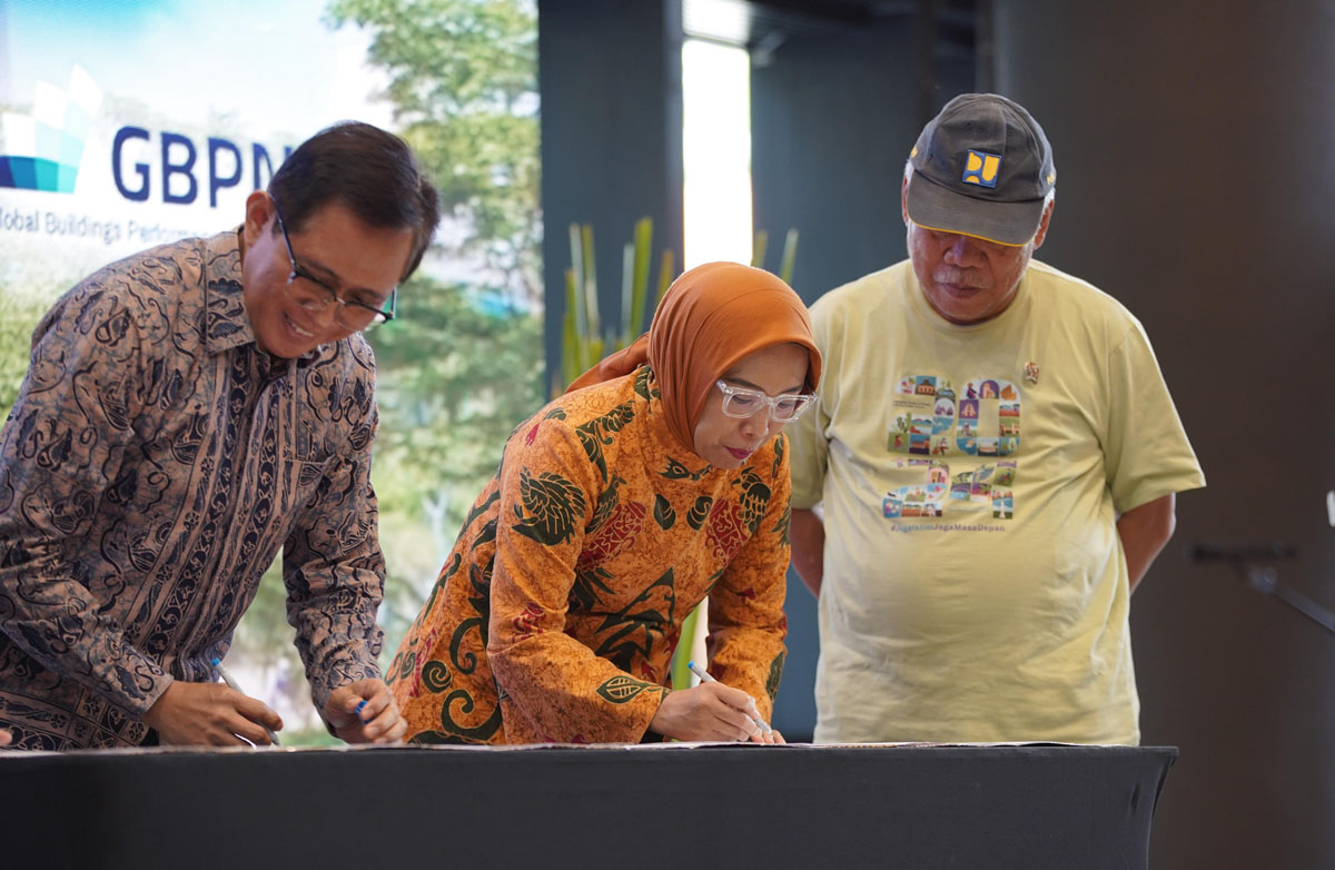 Wujudkan Sinergi Pembinaan Penyelenggaraan Bangunan Gedung Hijau, 3 Kementerian Luncurkan Peta Jalan dan Teken MoU  
