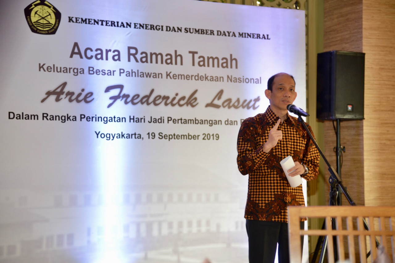 Ziarah ke Makam Pahlawan Pertambangan Indonesia, Wamen Arcandra: Beri Penghormatan Terbaik