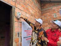 2.412 Rumah Tangga di Kabupaten Banyuasin Nikmati Listrik Gratis Program BPBL