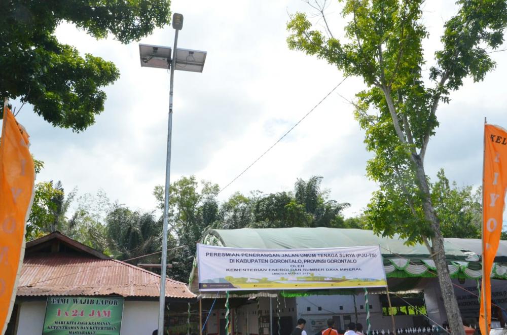 330 Unit Penerangan Tenaga Surya Terangi 5 Kabupaten di Gorontalo