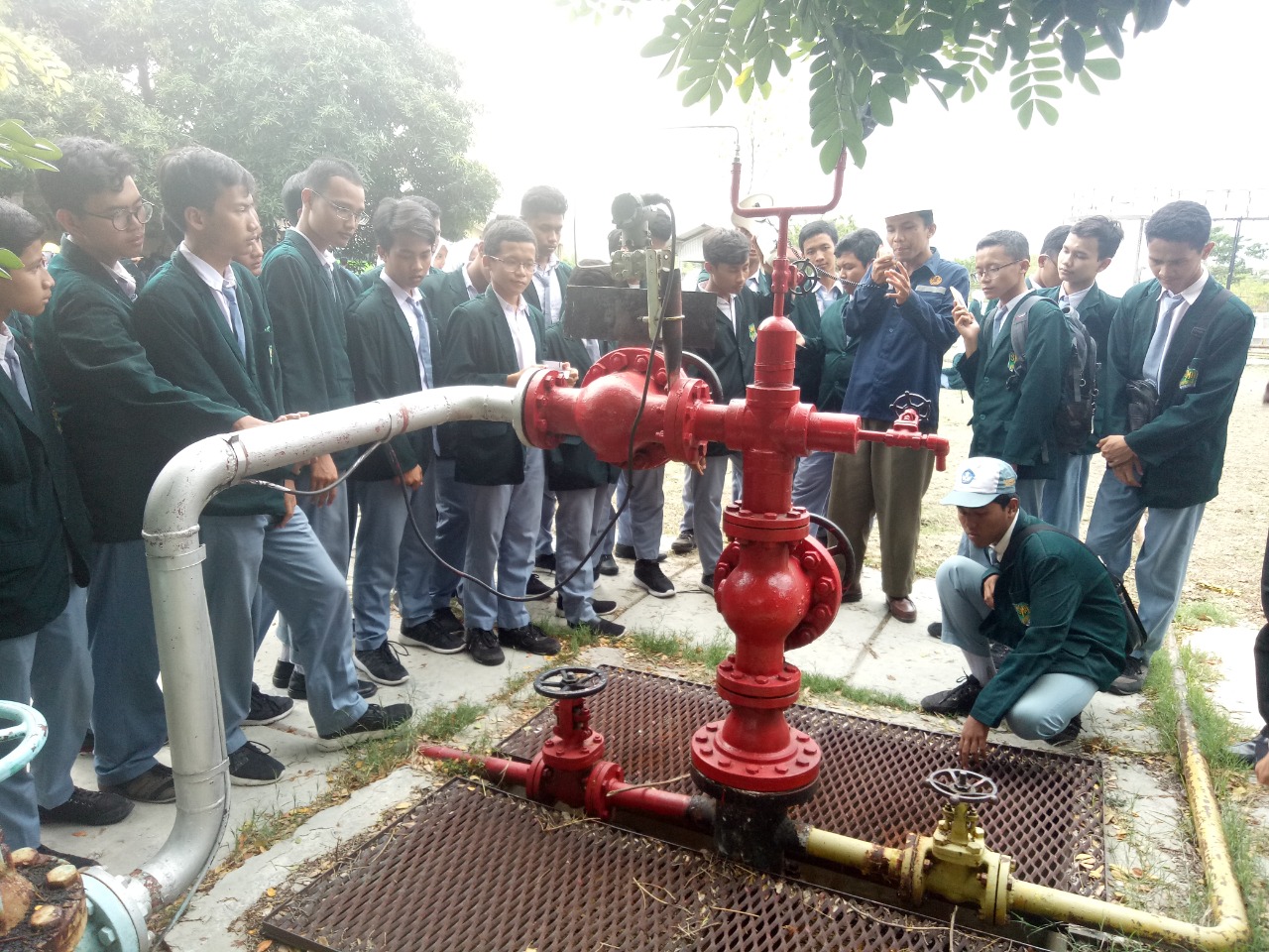 350 SISWA SMA NEGERI 1 GEMOLONG  TIMBA ILMU KEMIGASAN DI PPSDM MIGAS 