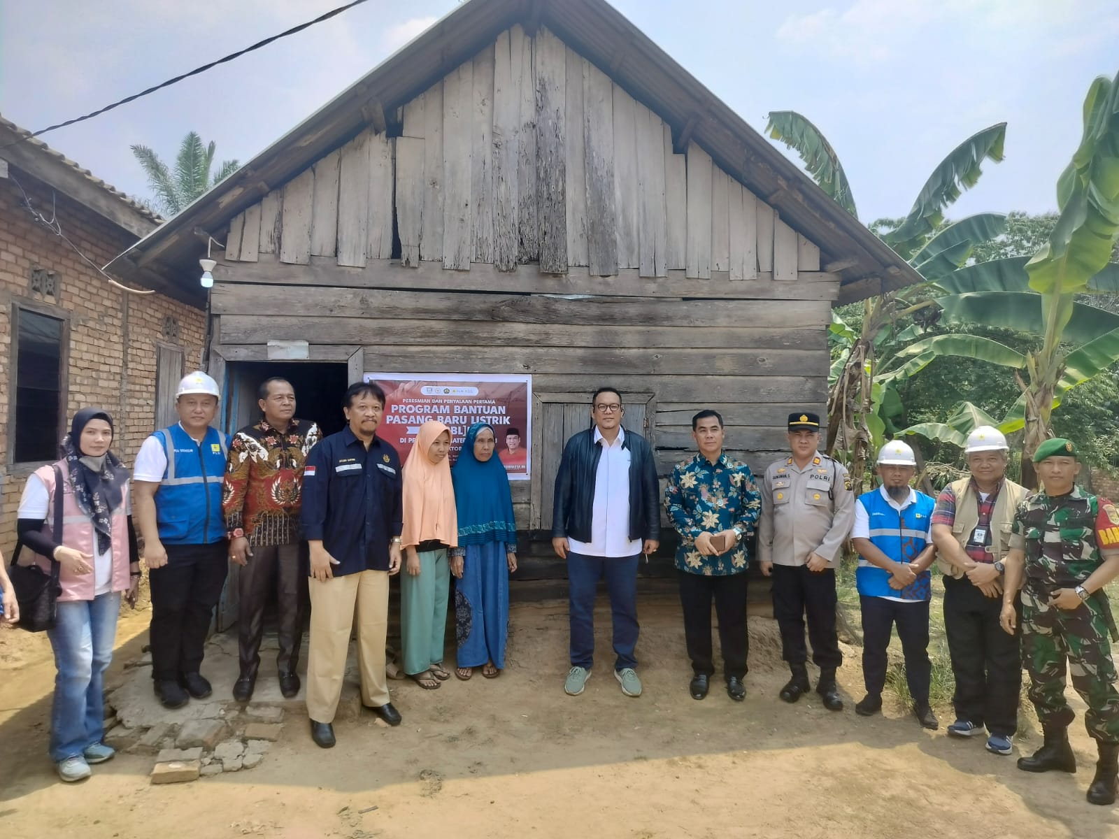 4.000 Rumah Tangga Sumsel Terima Sambungan Listrik Gratis di Hari Listrik Nasional