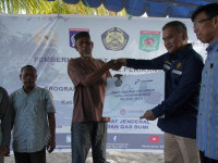 Bantu Perekonomian Pasca Gempa, Pemerintah Bagikan 650 Konkit Nelayan Kecil di Lombok Utara