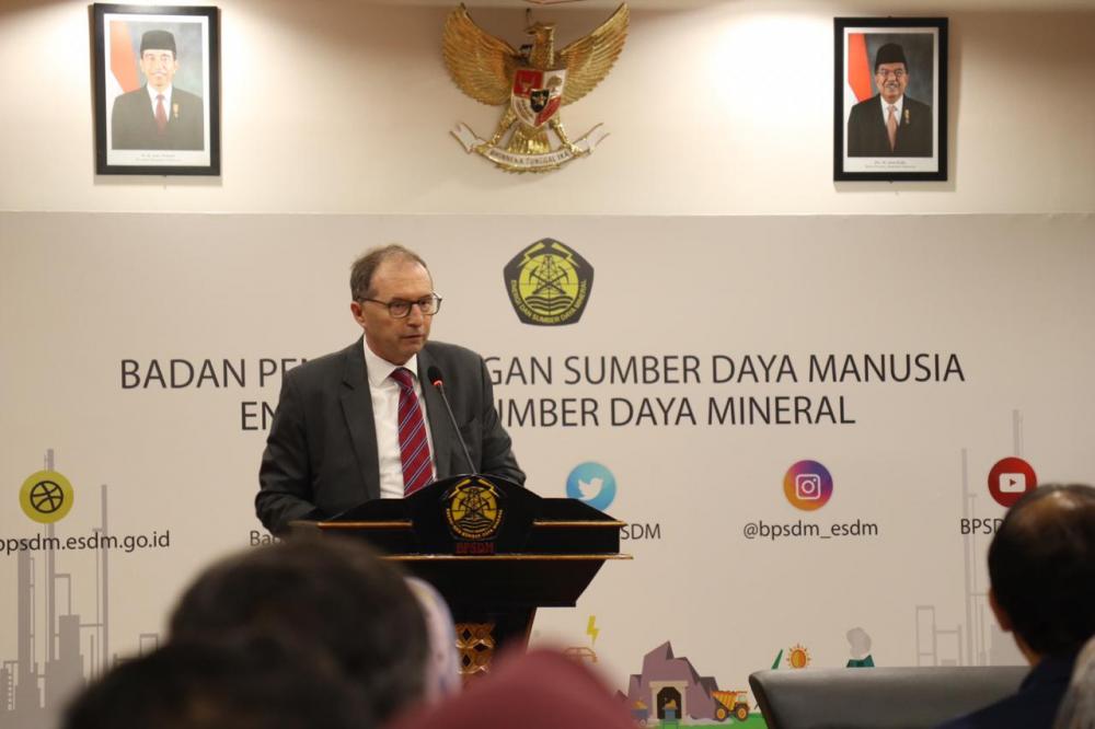 Belajar Strategi Transisi Energi Perancis Menghadapi Perubahan Iklim