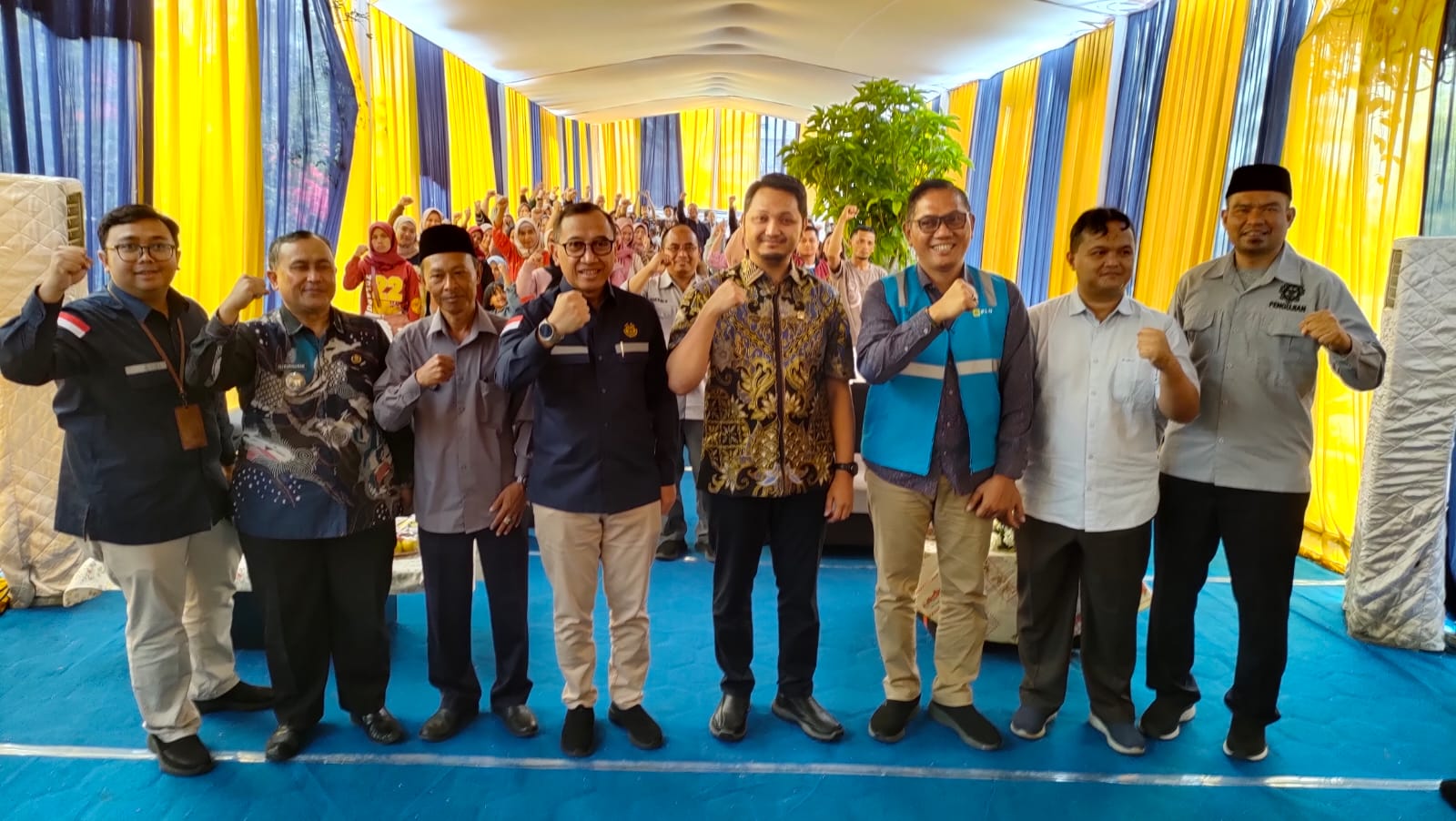 Bersinergi dengan DPR dan PLN, Pemerintah Listriki 1.992 Warga Bandung Barat melalui Program BPBL