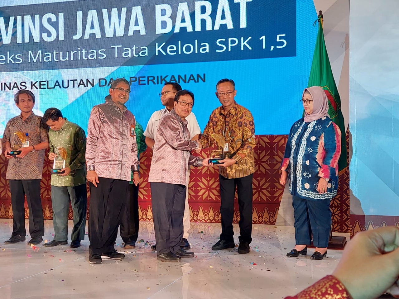 Direktorat Teknik dan Lingkungan Ketenagalistrikan Raih Penghargaan Tata Kelola Standardisasi dan Penilaian Kesesuaian