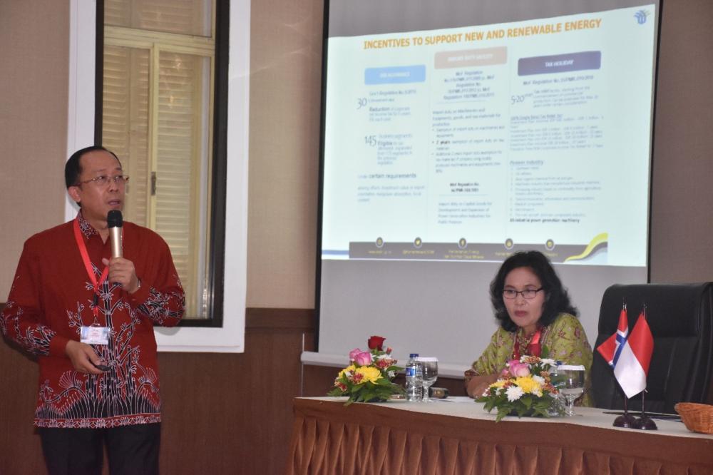 Direktur Aneka EBT Paparkan Kemudahan Investasi dan Strategi Pemerintah di Hadapan Pengusaha EBT Norwegia