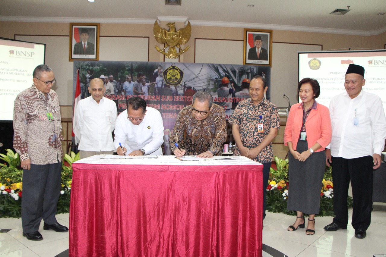 Ditjen Ketenagalistrikan Tandatangani Perjanjian Kerja Sama dengan BNSP