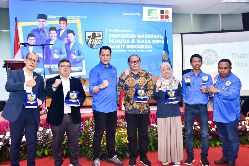 Dukungan Pemuda Untuk Majukan Sawit Indonesia