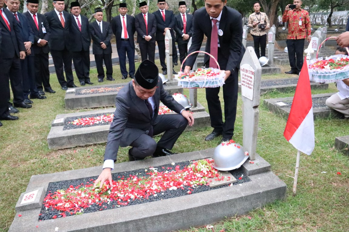 HPE ke 74: Menteri ESDM Pimpin Ziarah Pahlawan Energi di TMP Kalibata