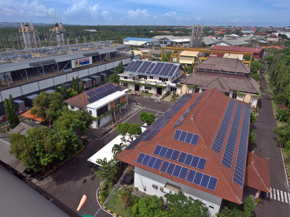 Keren, Indonesia Power Kini Gunakan Panel Surya di Wilayah Operasi