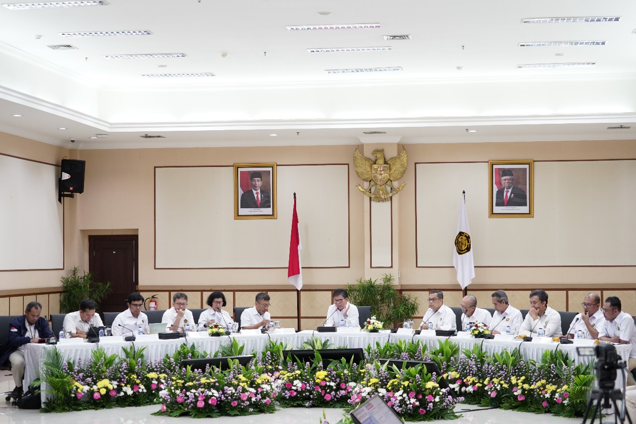 Konferensi Pers Capaian 2023, Infrastruktur KBLBB Melebihi Target