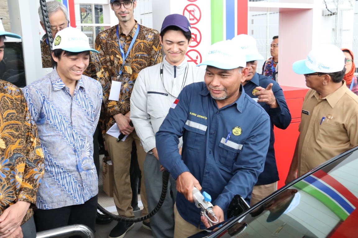 Konversi BBM ke BBG Terus Berlanjut, SPBG dan Jargas Karawang Diresmikan