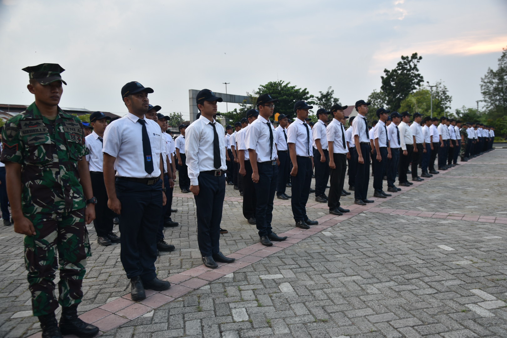 Latih Kedisiplinan Sejak Dini, PEM Akamigas Latih Fisik dan Mental Mahasiswa 