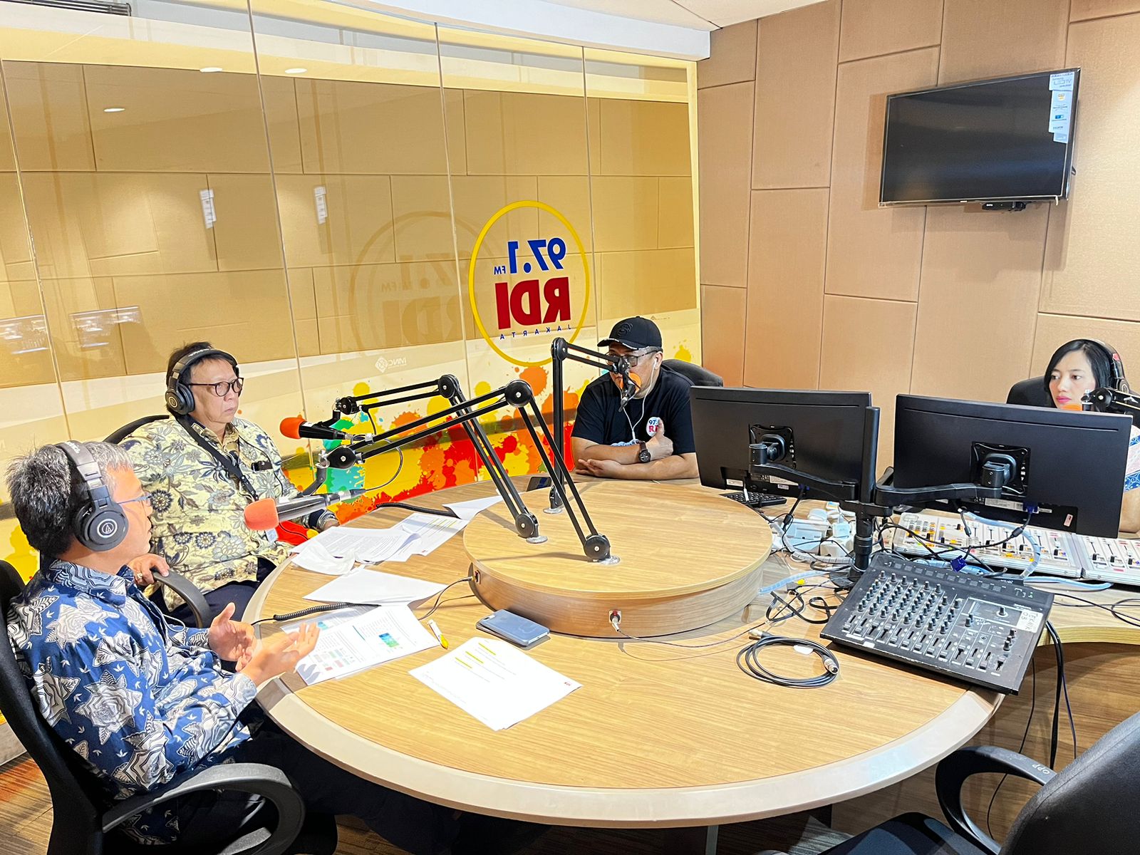 Masih Banyak Warga Belum Nikmati Listrik, Kementerian ESDM Berikan Bantuan Pasang Baru Listrik