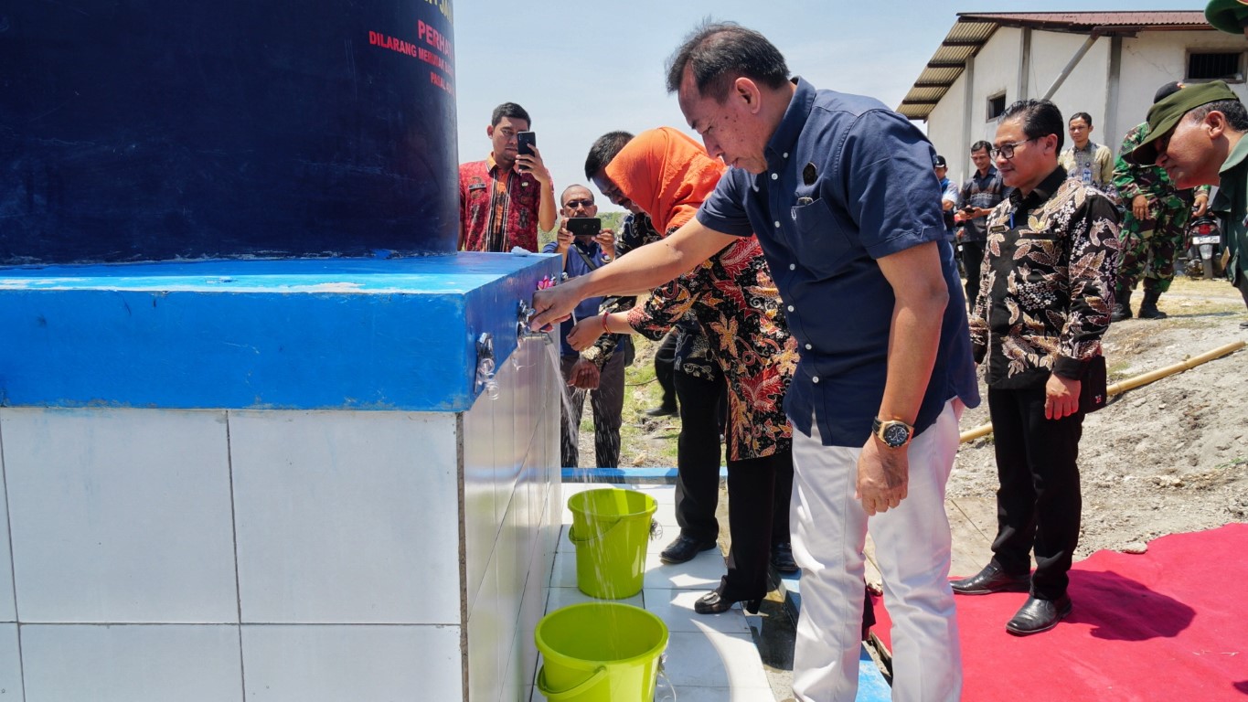 Masyarakat Desa Lawak-Lamongan Kini Menikmati Air Bersih