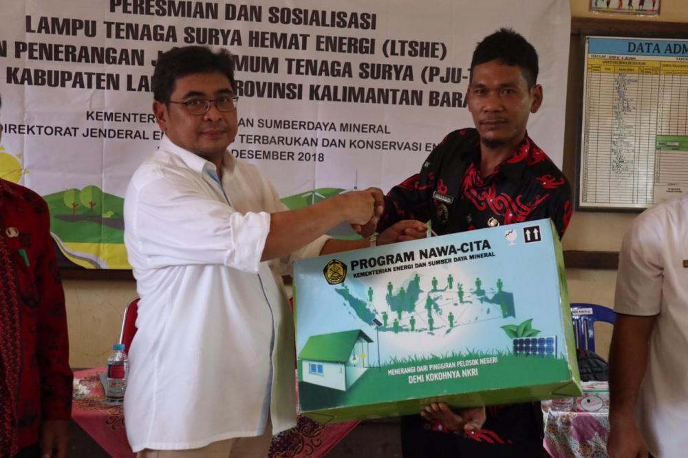 Masyarakat Landak Akan Rayakan Natal Dengan Terang Lampu Surya