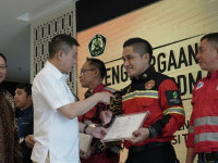 Menteri ESDM Serahkan Penghargaan Untuk Tim ESDM Siaga Bencana Sulawesi Tengah