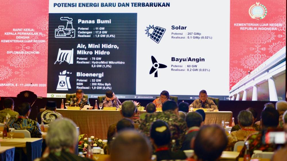 Menteri ESDM Targetkan Investasi EBT Capai USD 17,93 M