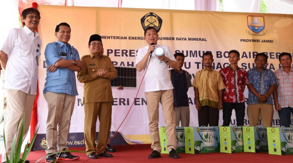 Menteri Jonan Bagikan LTSHE Untuk Tingkatkan Ekonomi Masyarakat Jambi