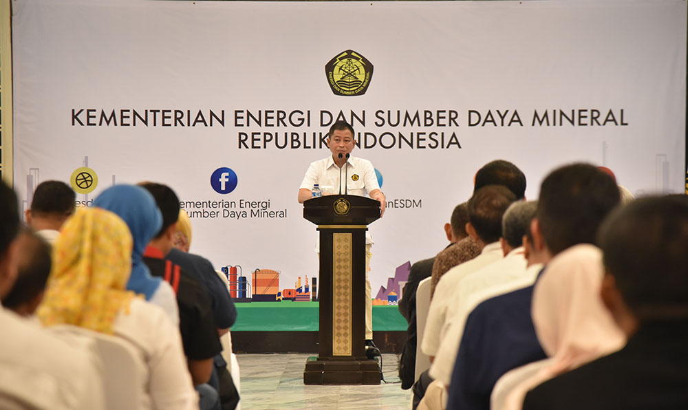 One Hour University Menteri ESDM  : Leadership is Responsibility 