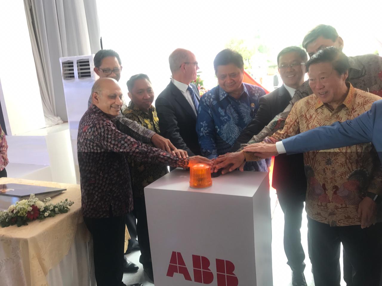 Pabrik Panel Listrik Tegangan Tinggi ABB Resmi Beroperasi