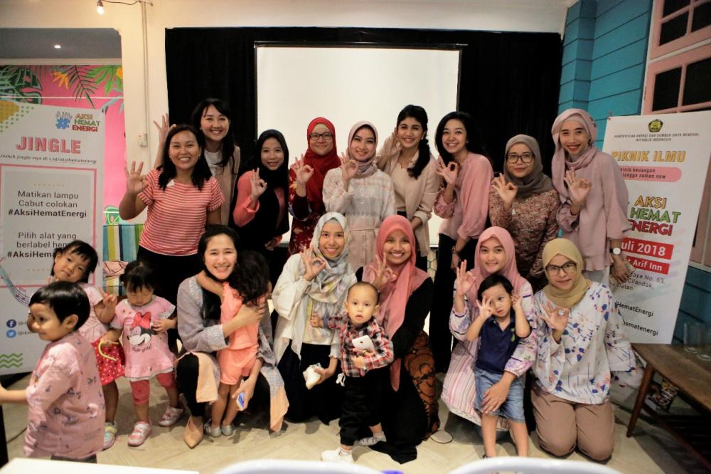 Para Ibu Zaman Now Antusias Ikuti Piknik Ilmu Hemat Energi