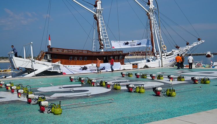 Pemerintah Bagikan Konkit Nelayan di 18 Provinsi