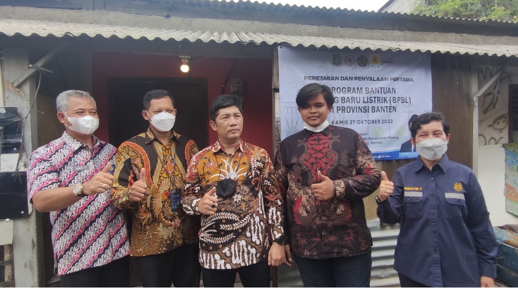 Peringatan Hari Listrik Nasional ke-77, 2.240 Rumah Tangga di Banten Terima Pasang Baru Listrik Gratis