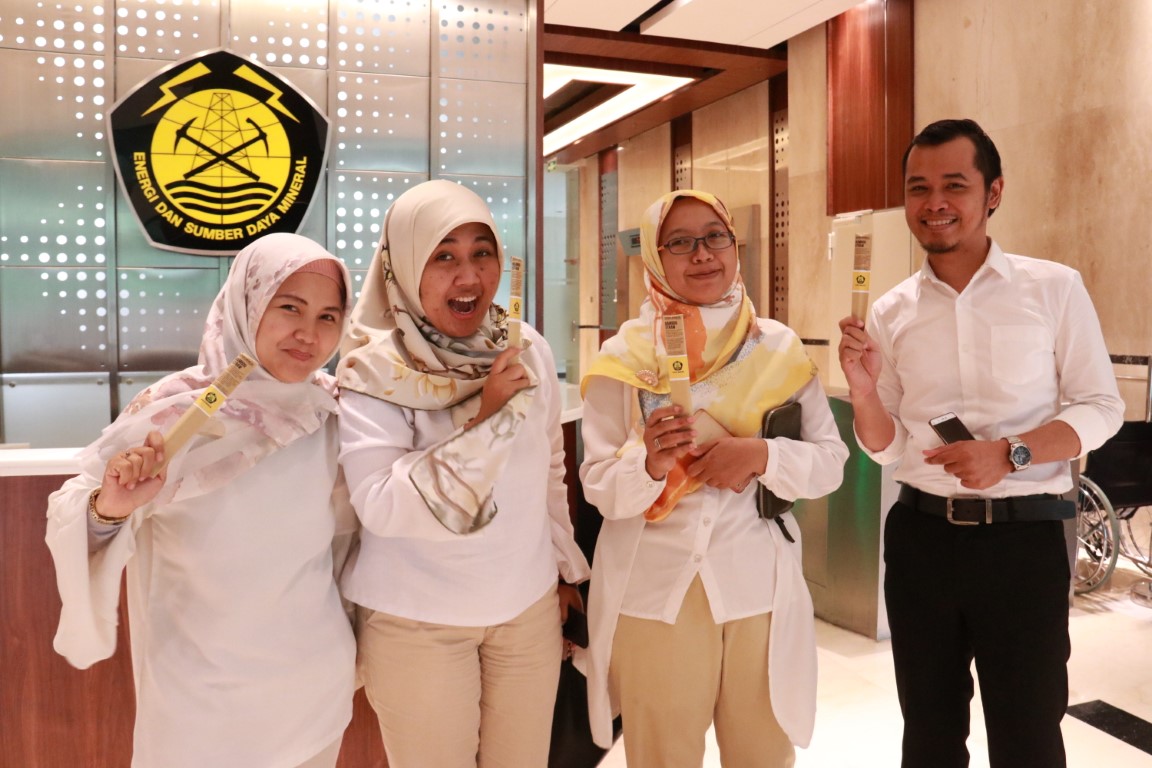 Peringati Hari Bumi, Ditjen Migas Bagikan Sedotan Bambu