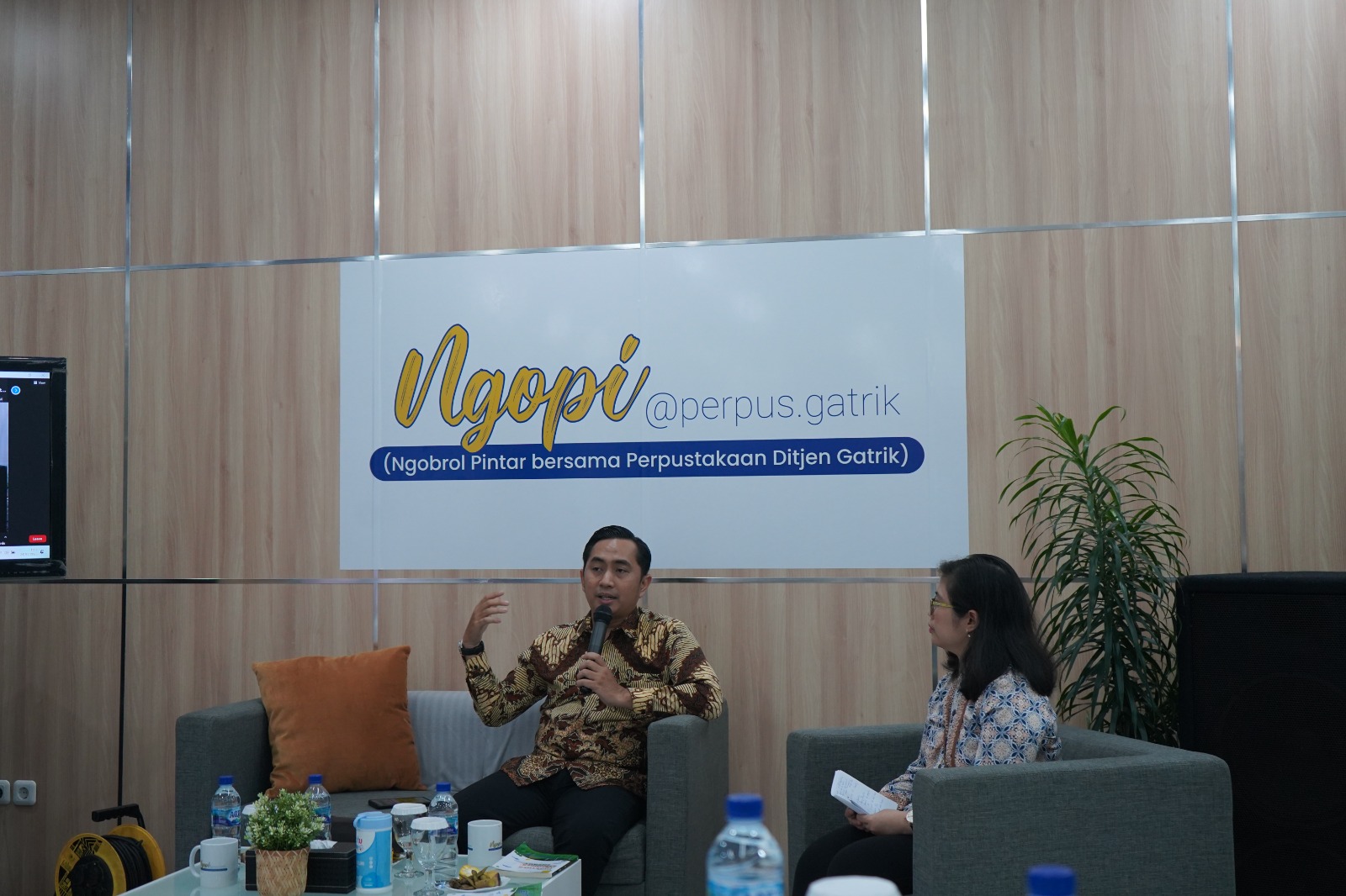 Perpustakaan Ditjen Gatrik Kembali Selenggarakan Bedah Buku Terkait Transisi Energi