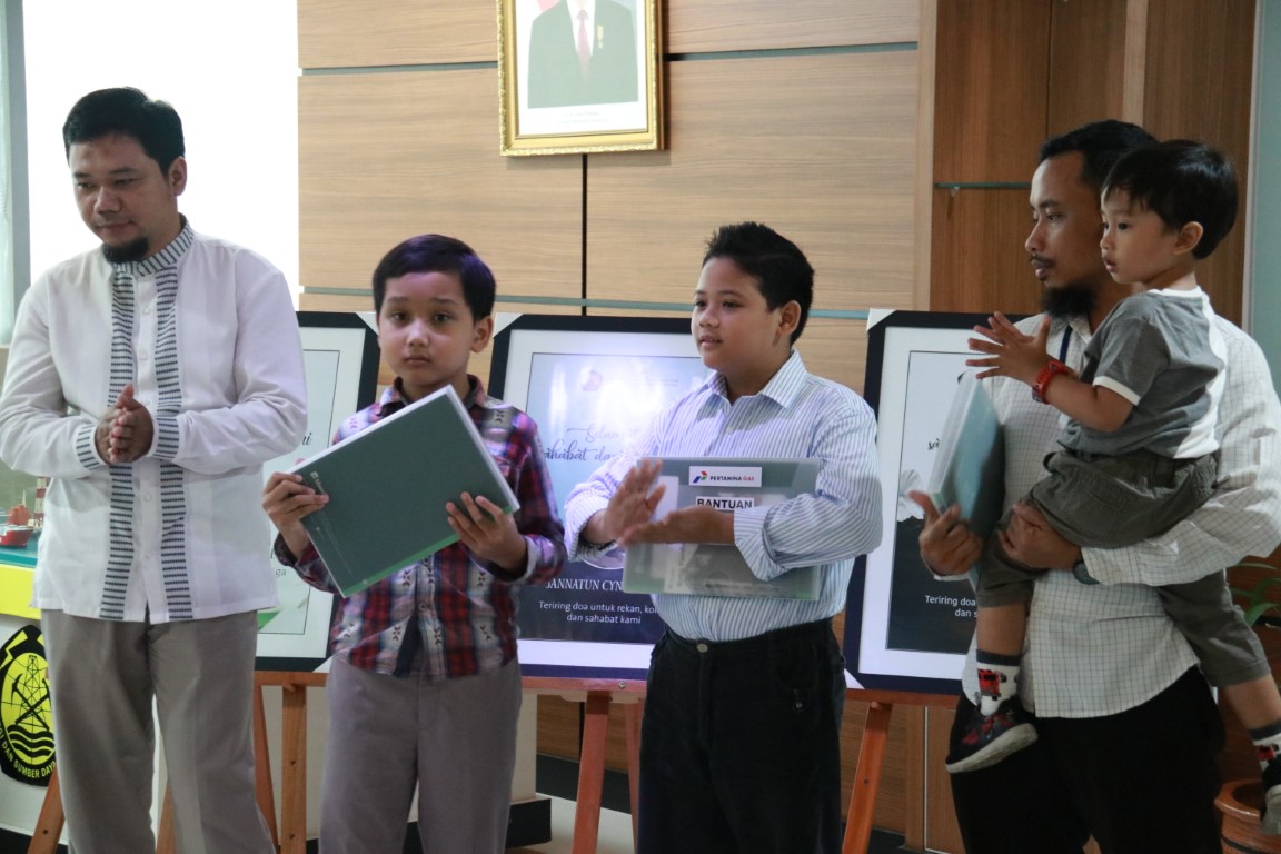 Putra PNS Migas Korban Lion Air Terima Beasiswa