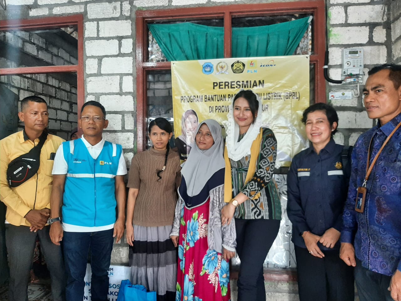 Sinergi Pemerintah dan DPR, 551 Rumah Tangga Tidak Mampu di Lamongan Terima Sambungan Listrik Gratis