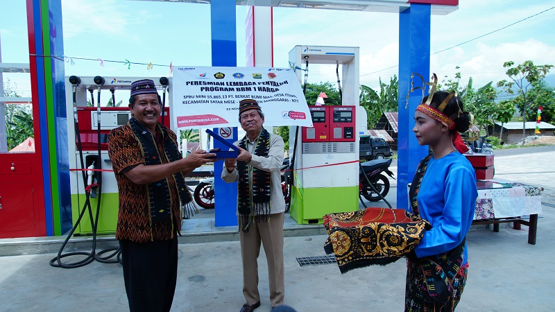 Warga Iteng Kini Nikmati BBM Satu Harga