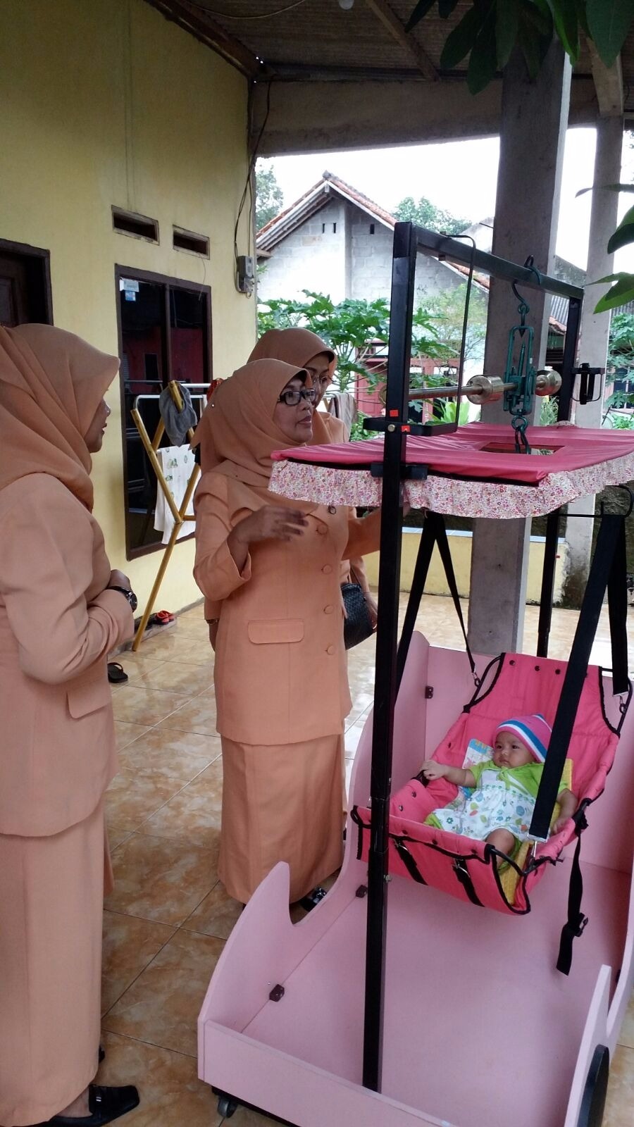 Dharma Wanita KESDM Turut Mensukseskan PIN