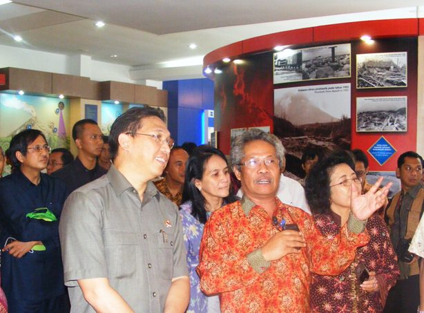 Menteri ESDM Kunjungi Museum Gunungapi Merapi