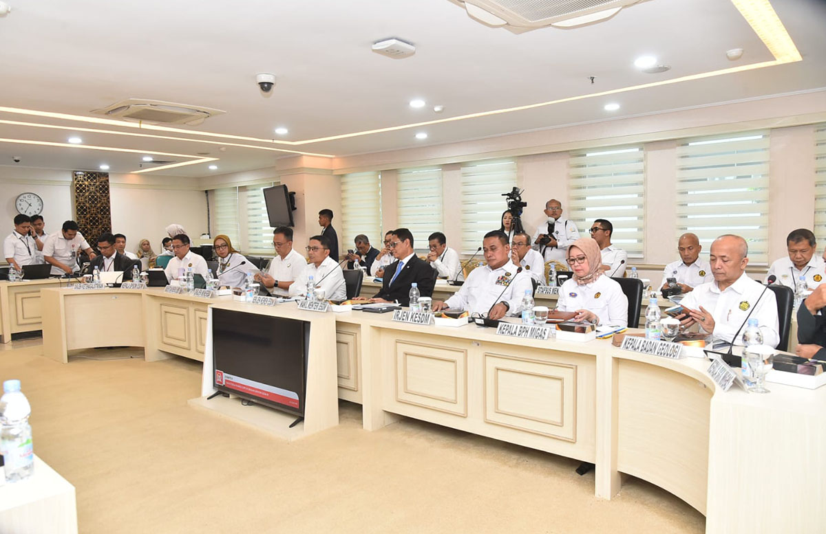 Kementerian ESDM RI - Media Center - Arsip Berita - Raker dengan DPD RI ...